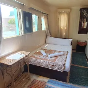 Moon Boat Bateau-hôtel